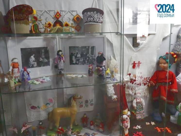 В Омске открылась выставка «История. Традиции. Семья»