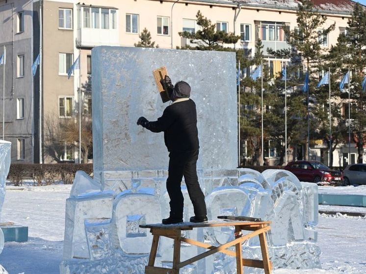 В Белове началось строительство ледового городка