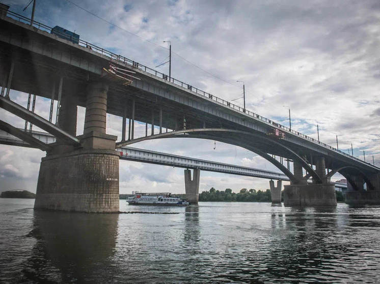 В Новосибирске ремонт Октябрьского моста могут перенести на год