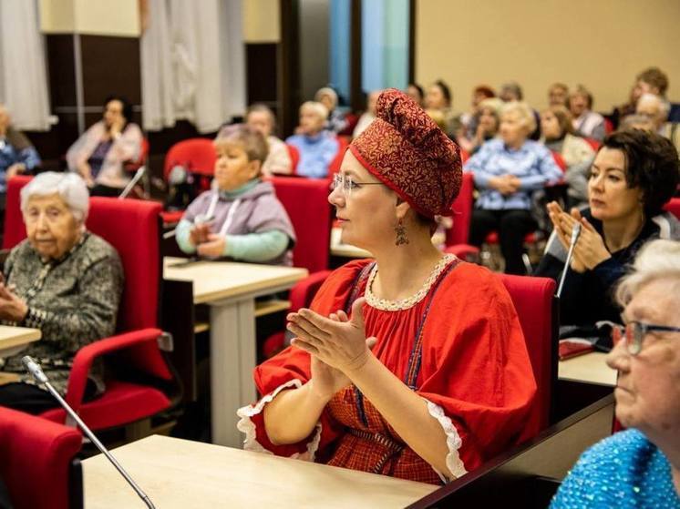 Общественные деятели Мурманска получили награды за активную работу в 2024 году