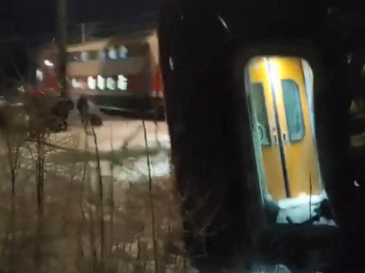 Восстановительный поезд направили из Кеми на место столкновения поездов в Мурманской области