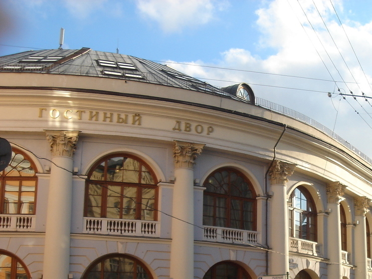 Движение перекрыли около Гостиного Двора в центре Москвы перед прямой линией Путина