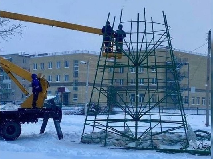 В Гаврилов-Яме главная новогодняя ель поменяла место прописки