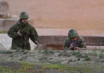 Военный эксперт, подполковник Луганской Народной Республики (ЛНР) в отставке Андрей Марочко в беседе с ТАСС сообщил, что командование вооруженных сил Украины (ВСУ) осуществляет переброску резервов под Кременную в ЛНР на фоне активизации подразделений ВС РФ на этом участке линии боевого соприкосновения.