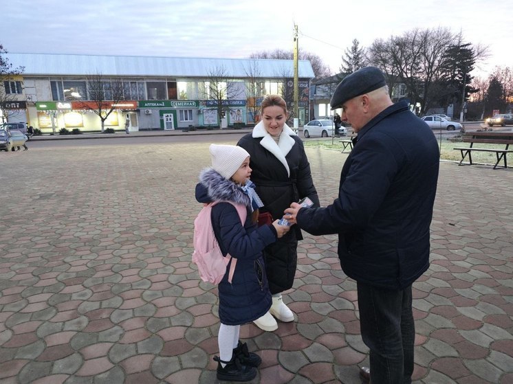 Школьники Каланчака получили подарки лично от главы округа