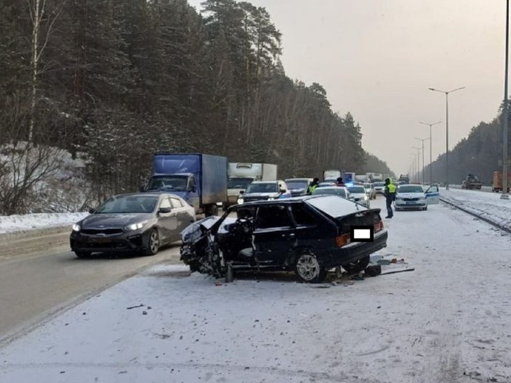 На дублере Сибирского тракта ограничили движение из-за смертельного ДТП