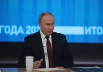 Президент России Владимир Путин в ходе совмещенной Прямой линии и пресс-конференции раскрыл число людей, которые вернулись в город Мариуполь в Донецкой народной республике (ДНР).