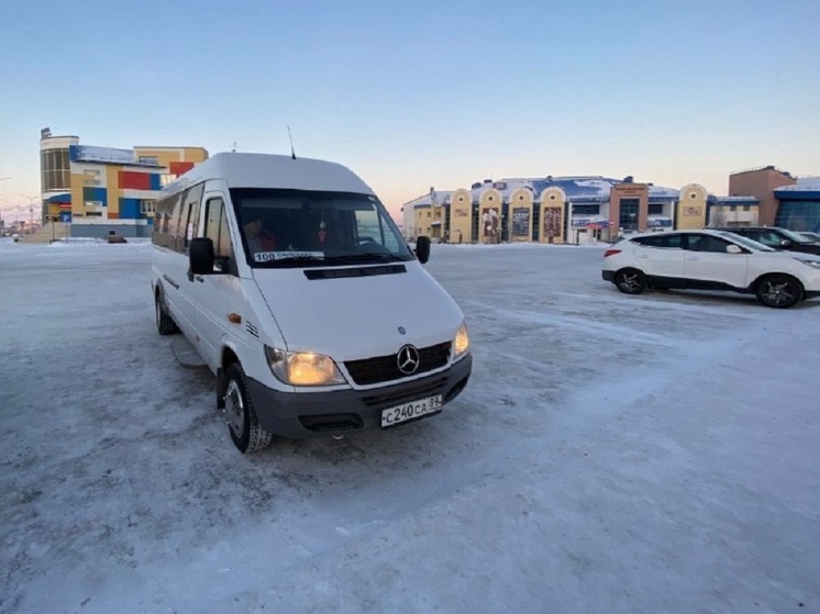 Пассажирские автобусы готовятся выпустить на переправу Салехард — Лабытнанги