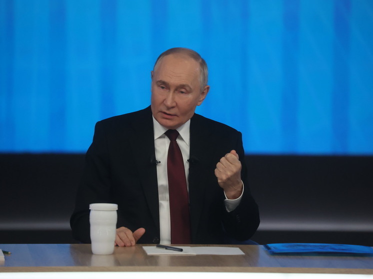 Путин призвал Малкова начинать и заканчивать день с вопросов демографии