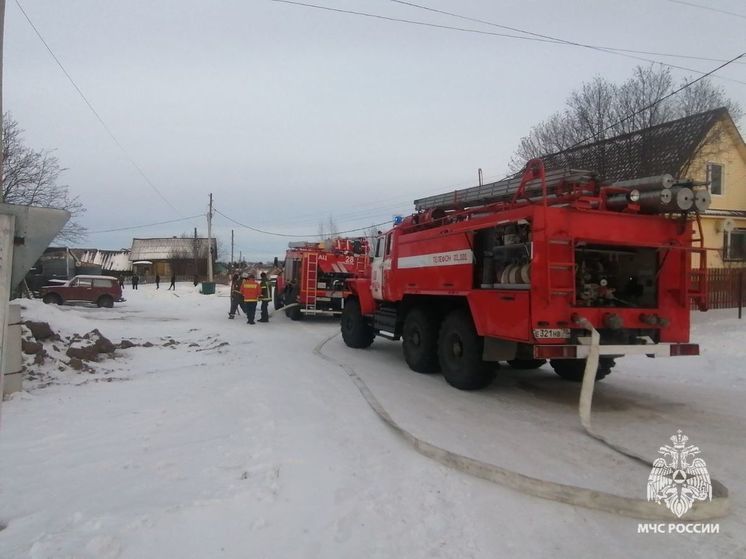 В Томске на Пирогова горел расселённый дом