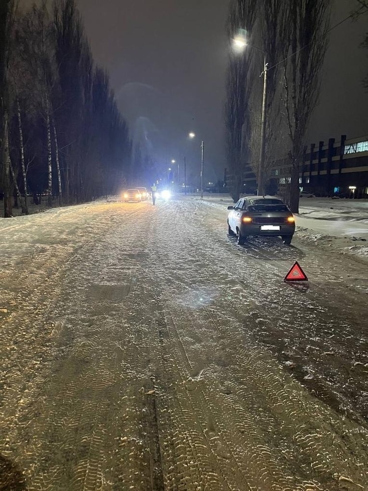 В Ливнах беспечный пешеход попал под колёса авто