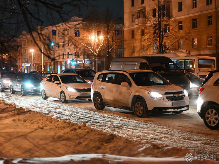 Высокобалльные пробки сковали движение в Кемерове