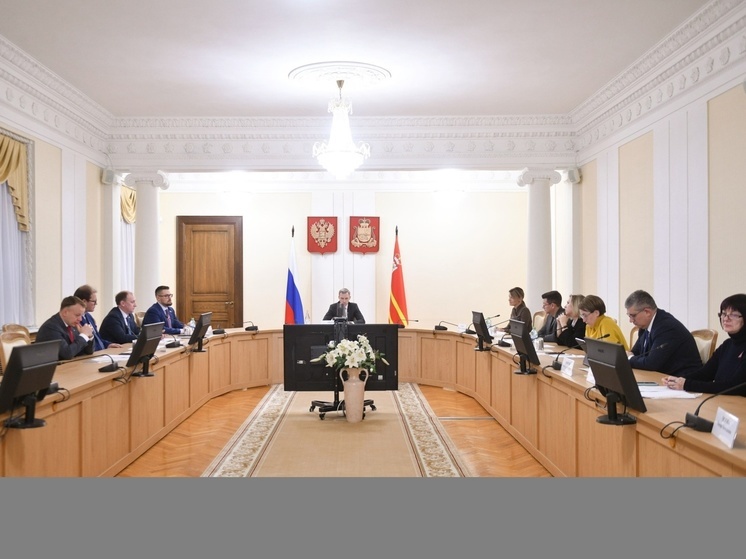 Василий Анохин принял участие в заседании попечительского совета смоленского отделения РВИО