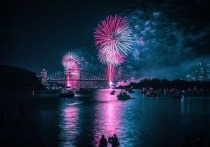 «МК» подготовил подборку самый необычных новогодних традиций