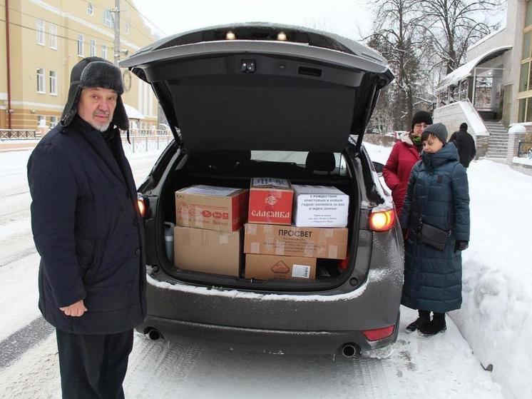 Прихожане из Лодейнопольского района отправили новогодние подарки на фронт