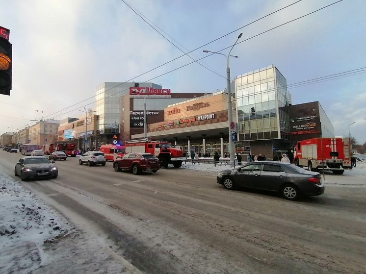 Людей эвакуировали из ТЦ «Макси» в Петрозаводске