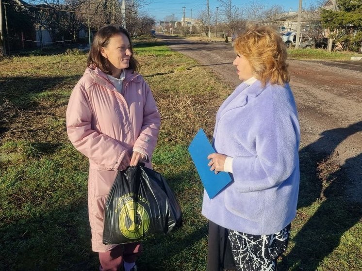 В преддверии Нового года многодетным семьям Скадовского округа доставили подарки