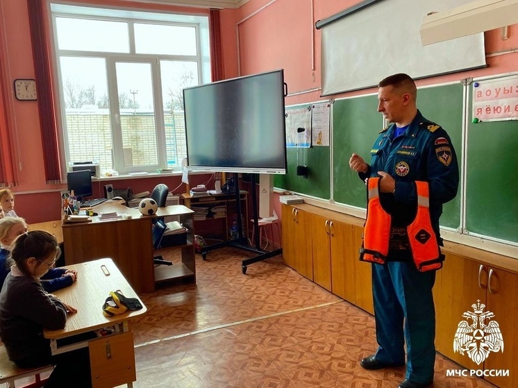 ГУ МЧС по Смоленской области напоминает: зимой водоем — не место для игр