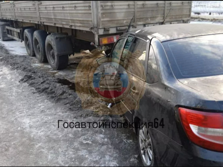 Молодой водитель протаранил два припаркованных грузовика в Солнечном