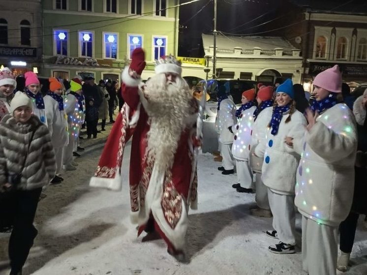 Вышний Волочек торжественно встречал Деда Мороза