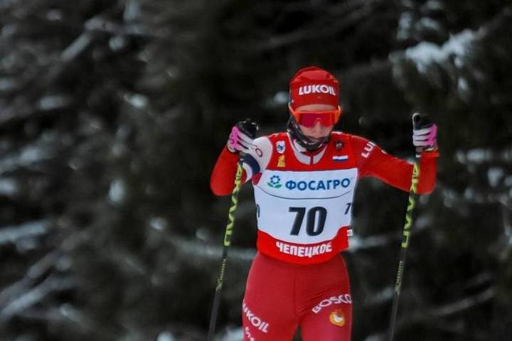Лыжница Дарья Непряева выиграла гонку на 5 км классикой на этапе Кубка России