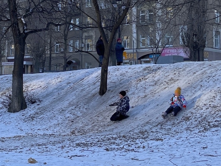 Саратовские медики напомнили, как правильно кататься на коньках