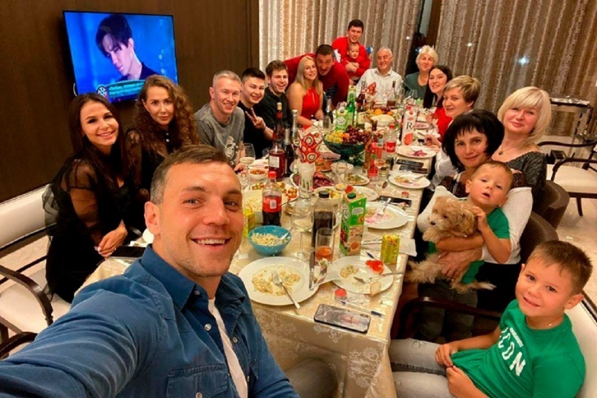 Любимые новогодние блюда российских футболистов и тренеров в обзоре «МК-Спорт»