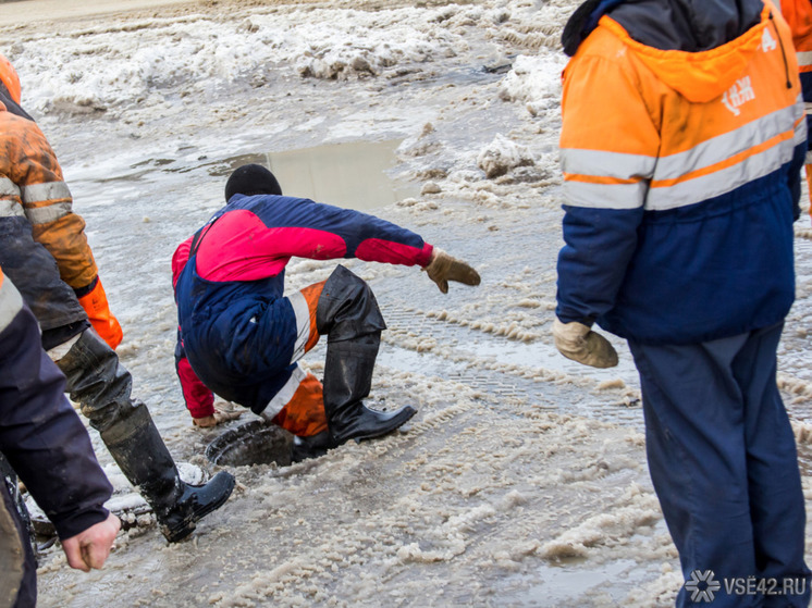 В Белове вода забила ключом из-под земли