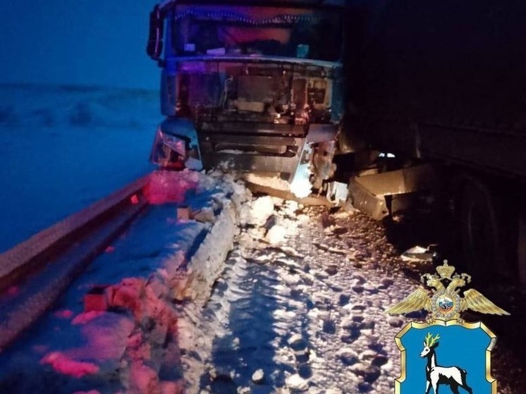 Человек погиб в ДТП с тремя грузовиками на M-5 в Самарской области 22 декабря