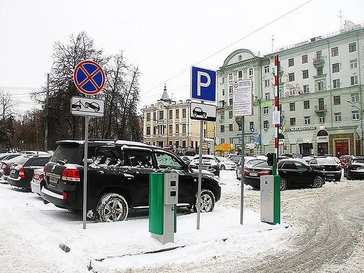 Новогоднее чудо: платные парковки Нижнего станут бесплатными