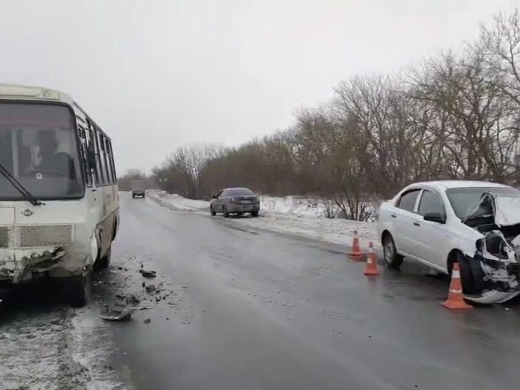 Рейсовый автобус с пассажирами попал в ДТП на нижегородской трассе