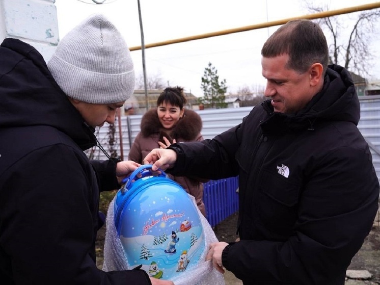 В ЯНАО дети с инвалидностью получают подарки от губернатора округа