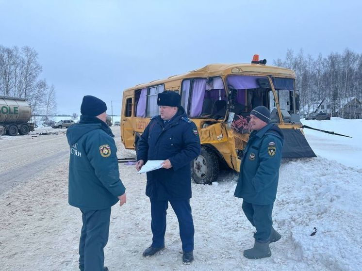 В Башкирии прокуратура разбирается в обстоятельствах ДТП со школьным автобусом