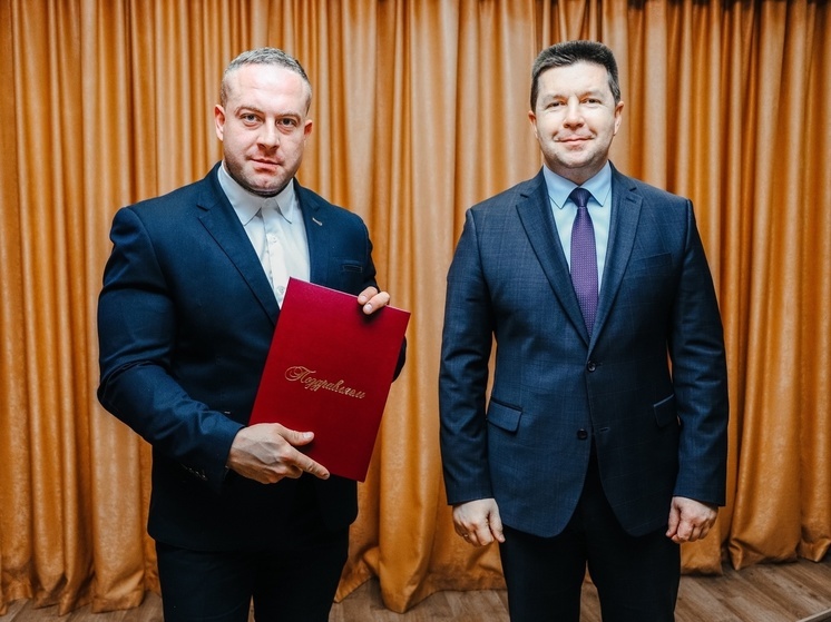 Мэр Липецка наградил лучших сотрудников «Липецкгорсвета»
