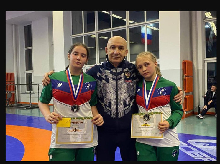 Дагестанские спортсменки блистают на турнире по борьбе