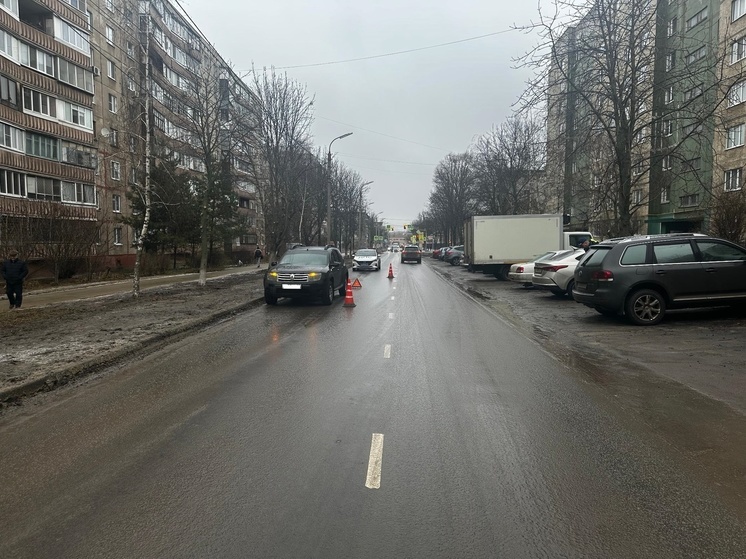В Орле кроссовер сбил ребёнка