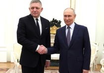 Старший научный сотрудник сектора экономики европейских стран Центра европейских исследований ИМЭМО РАН Владимир Оленченко в беседе с РИА Новости высказал мнение, что премьер-министр Словакии Роберт Фицо в ходе своего визита в Москву мог предложить президенту РФ Владимиру Путину во время их встречи схему для обхода решения Украины об остановке транзита российского газа