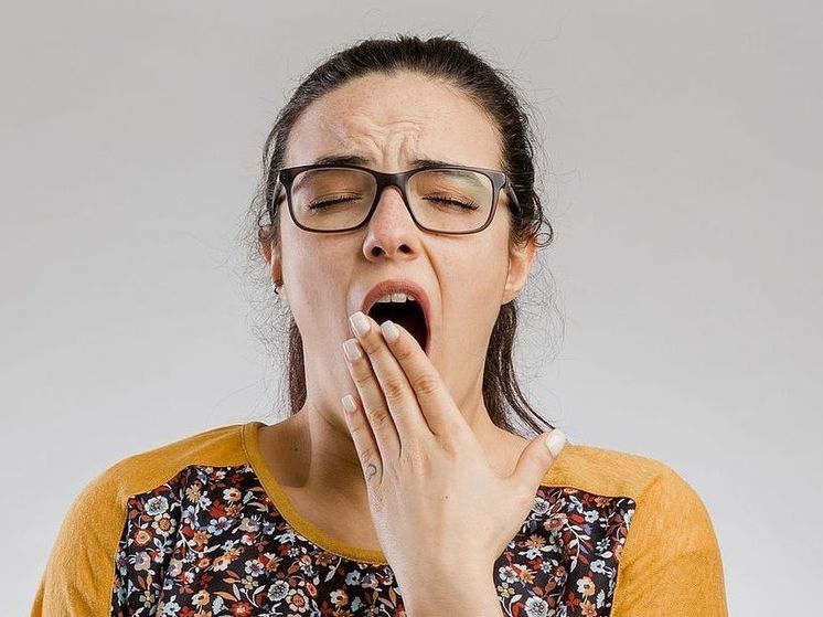Терапевт: частая зевота может быть признаком пяти заболеваний
