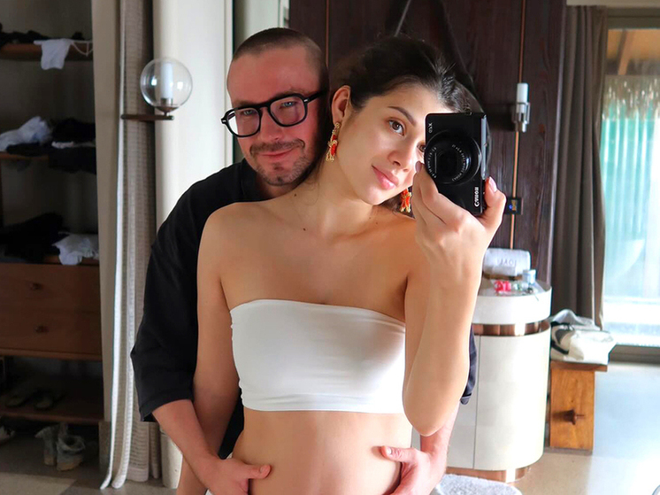 Актер Александр Петров рассказал о выдвинутом беременной женой ультиматуме