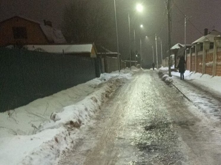 Гололедица сковала тротуары и дороги в Одинцовском округе