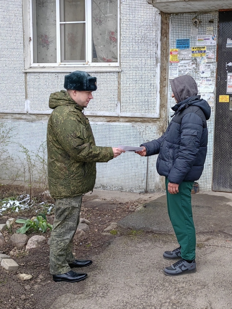 4 мигрантов, скрывающихся от воинского учёта, нашли в Псковской области