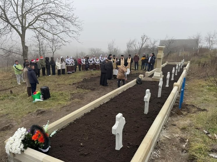 В молдавском селе Ларгуца с почестями открыли памятник воевавшим на стороне нацистов румынам