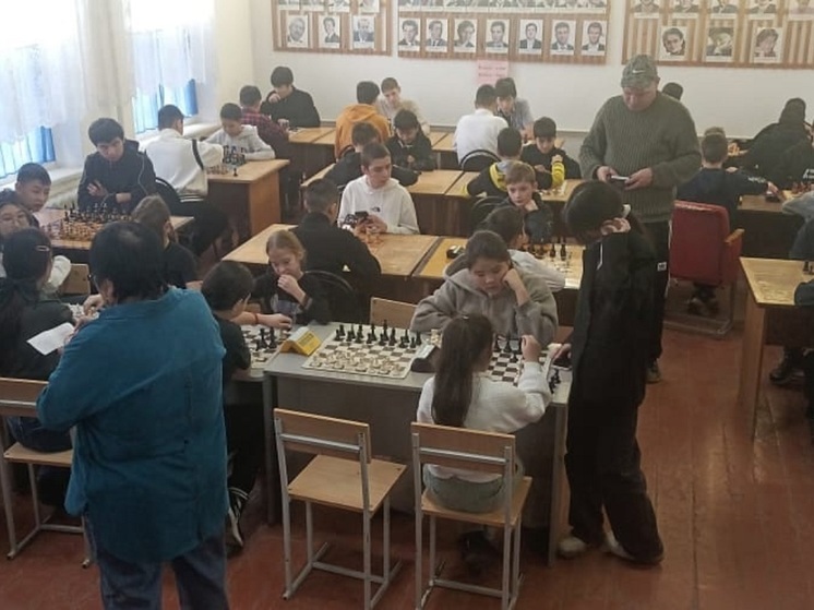 В райцентре Калмыкии провели детский шахматный турнир