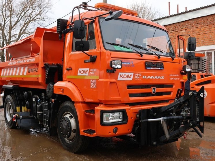 Новая дорожная техника поступила в автопарк Новомосковска
