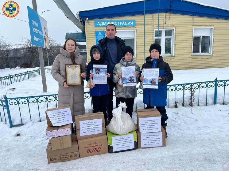 Школьники из Кугесь навестили питомцев при временном приют местной ветстанции