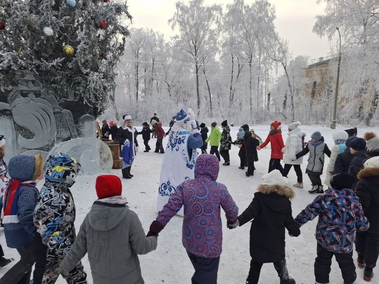 Два снежных городка открылись в Кемерове