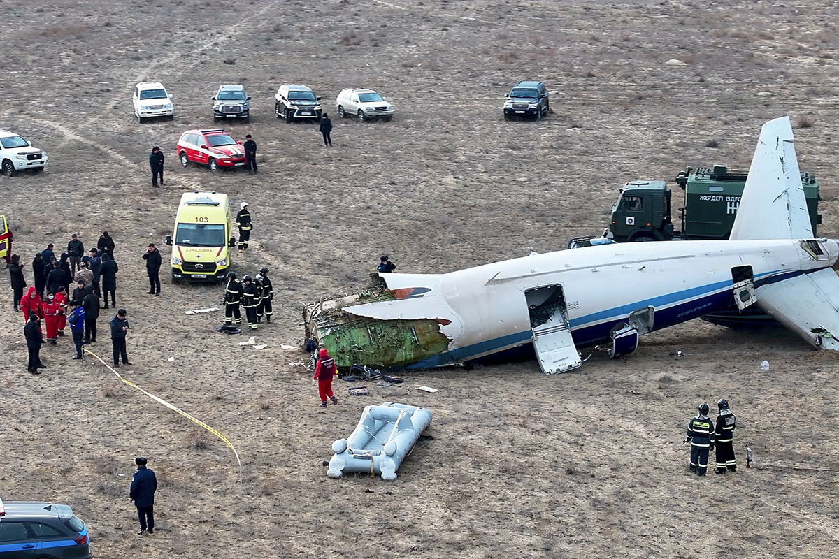 Напомним, самолет потерпел крушение в среду утром при посадке в аэропорту А...