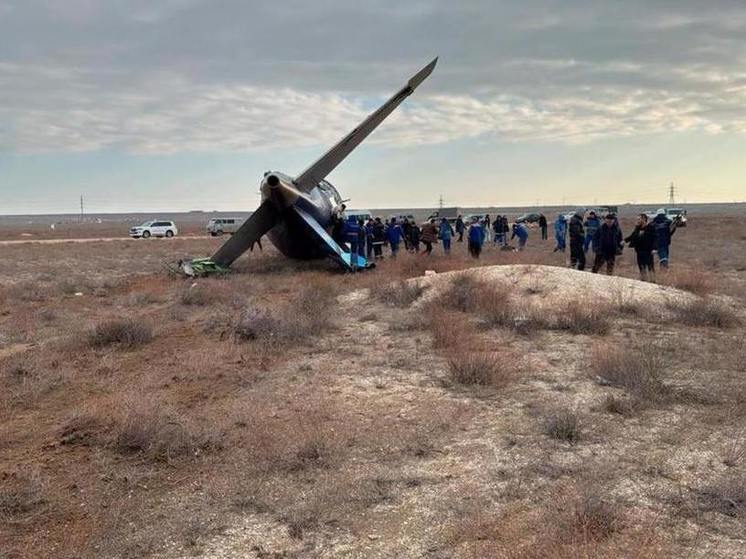 Среди пассажиров упавшего самолета в Казахстане был стюард российской авиакомпании