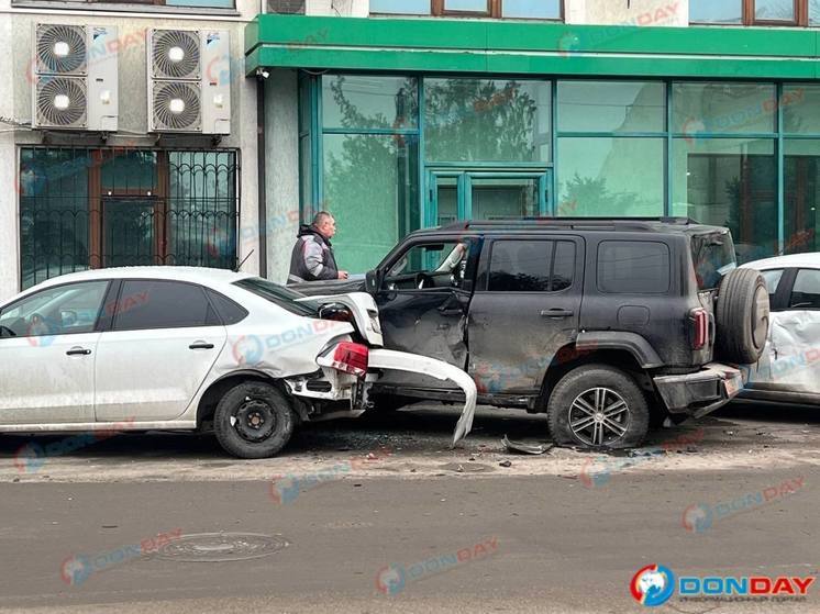 В центре донской столицы произошло массовое ДТП