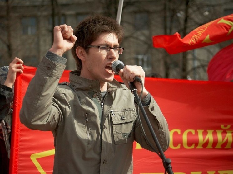 К нижегородскому иноагенту-блогеру Рудому* нагрянули силовики